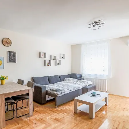 Apartment Kc *
