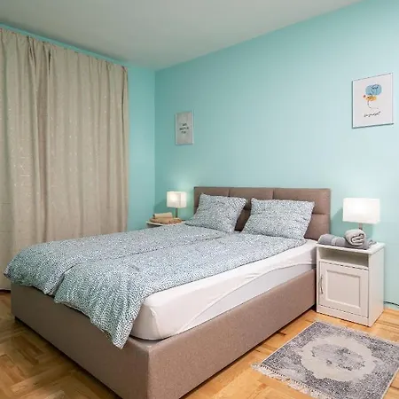 Kc Apartment *